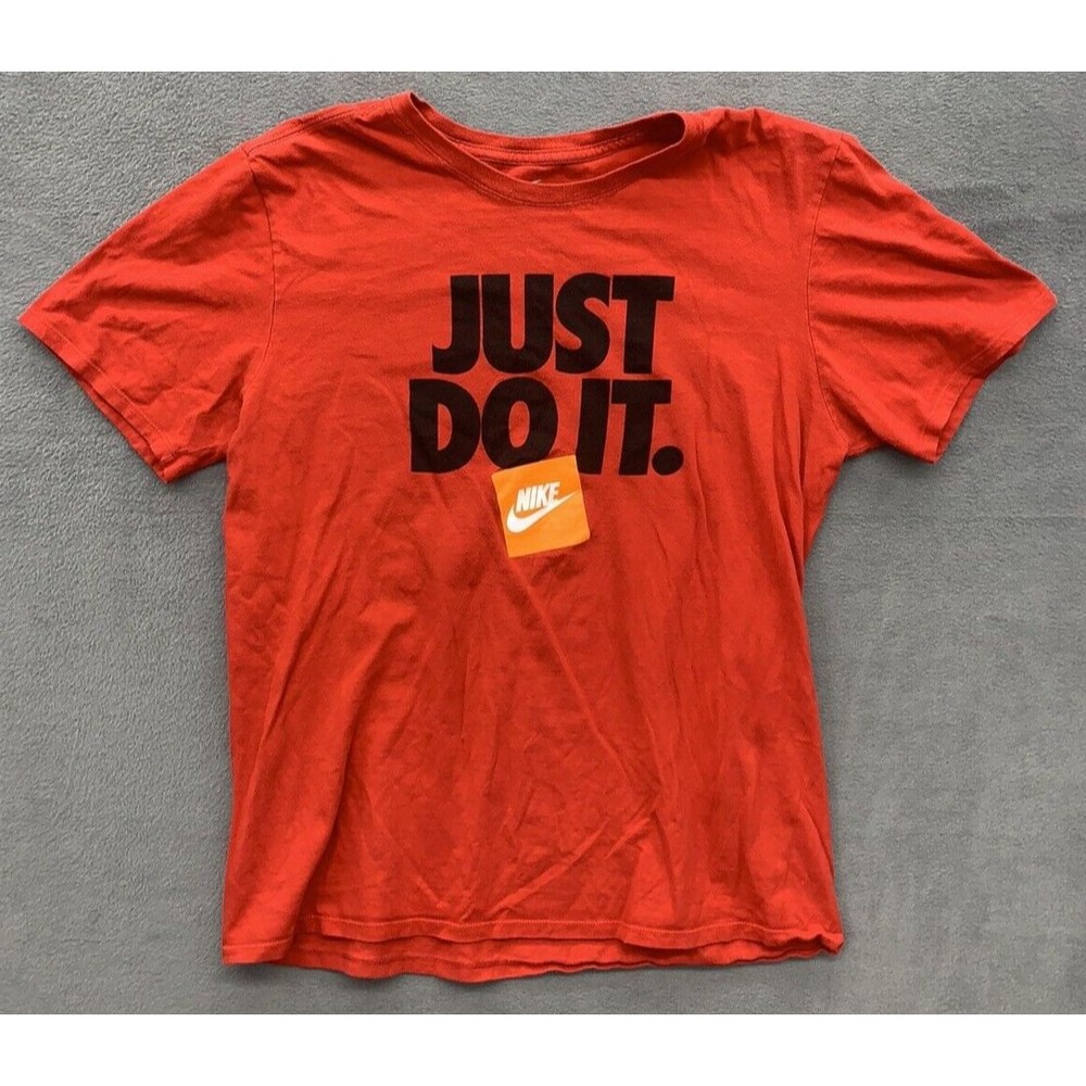 The Nike Tee Graphic T-Shirt Men's Size Medium Red Logo JUST DO IT Crew Neck